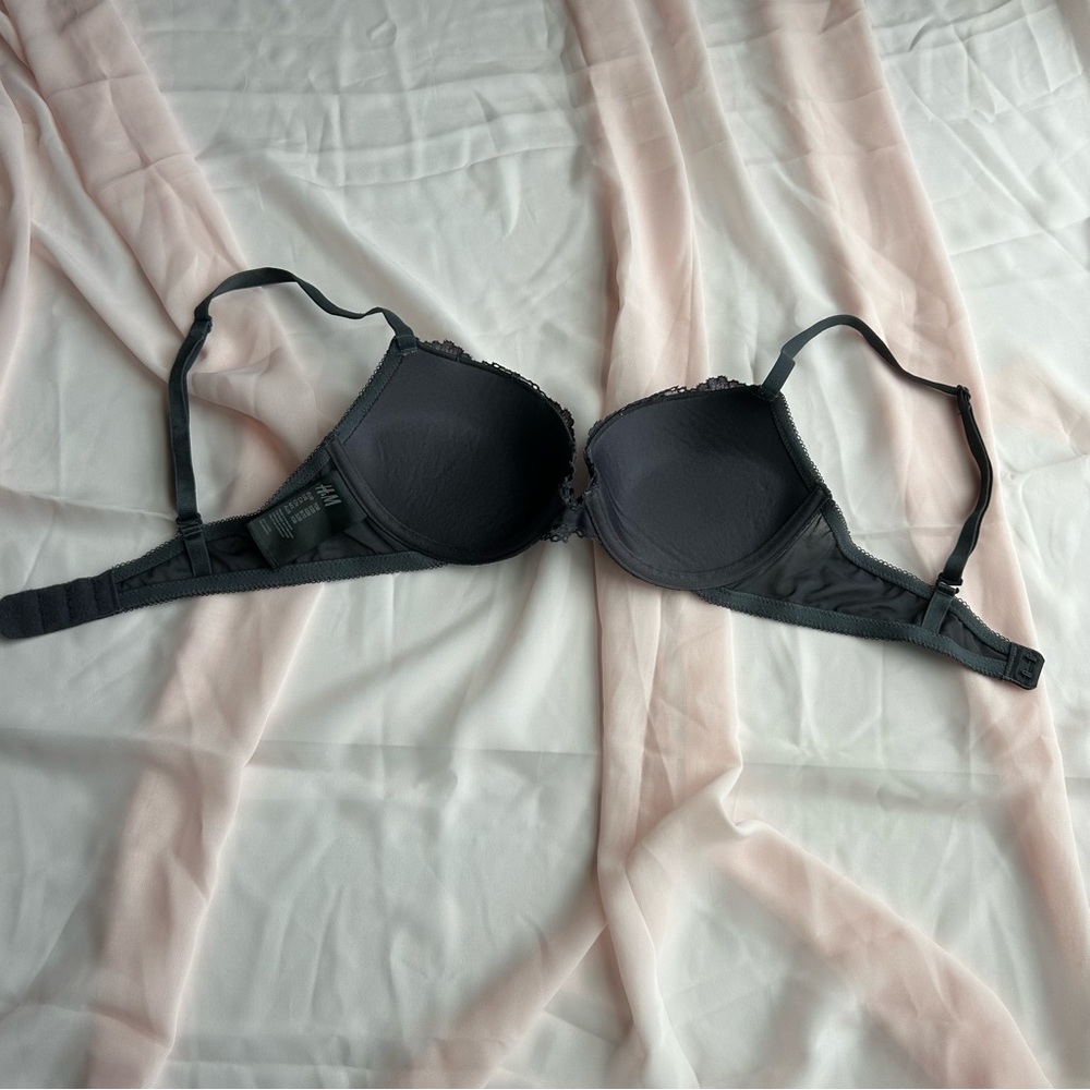 H&M Gray Lace with Delicate Lace Trim Underwire Padded Push Up Bra 32B - Picture 5 of 7